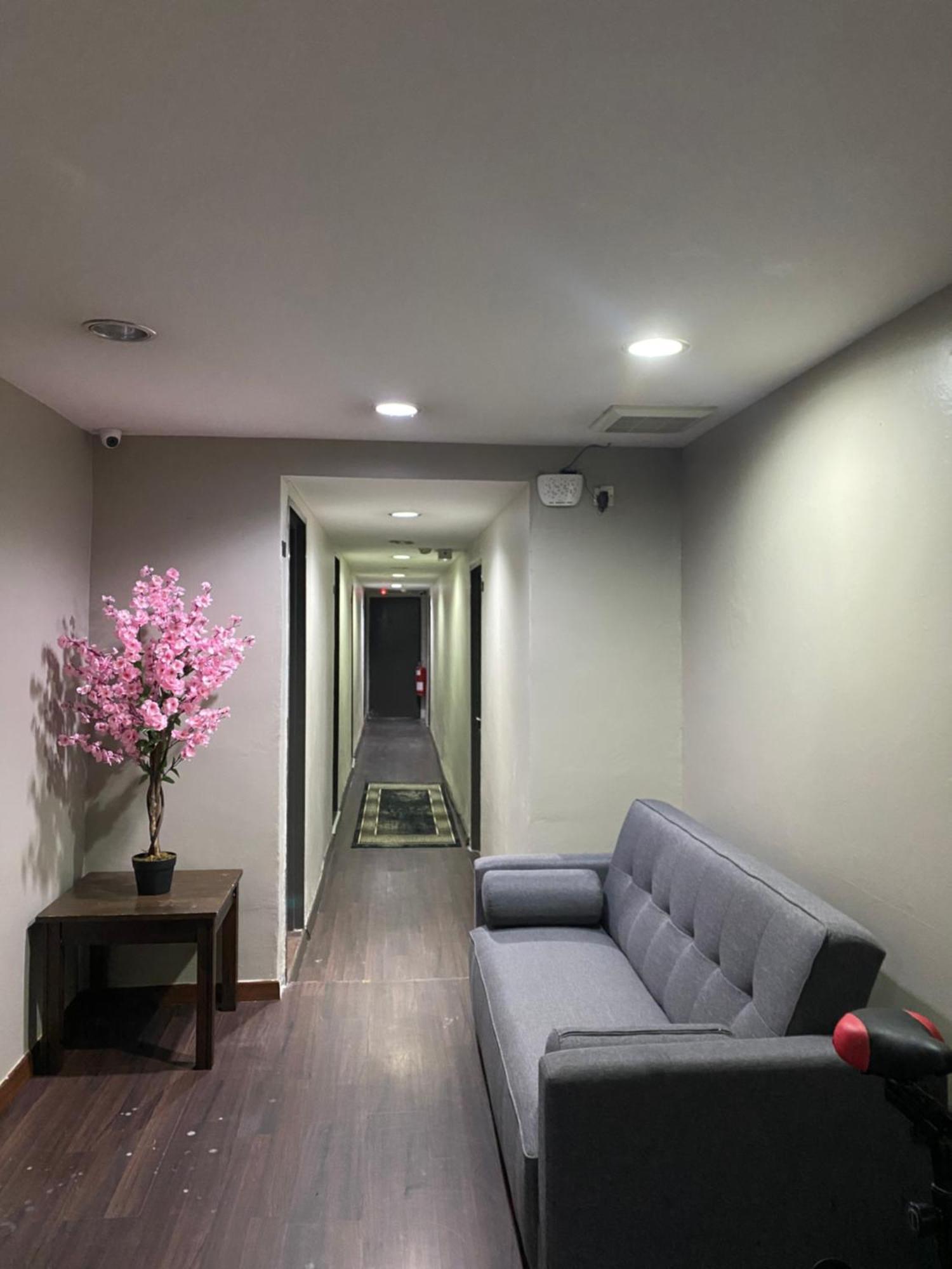 1St Living Subang Hotel Subang Jaya Buitenkant foto