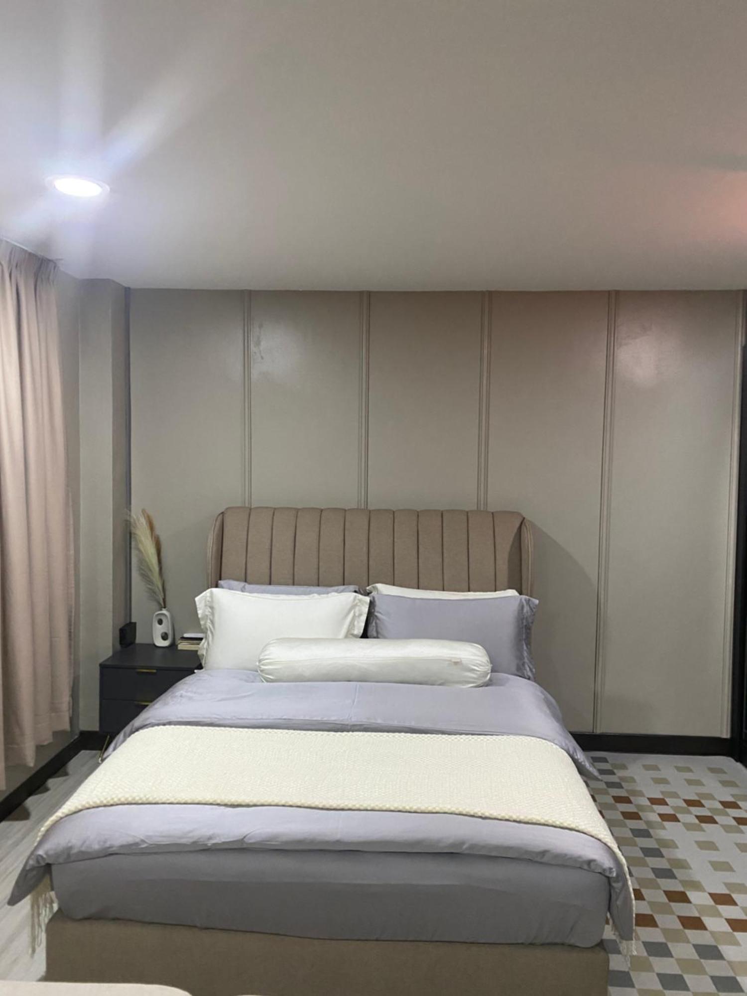 1St Living Subang Hotel Subang Jaya Buitenkant foto