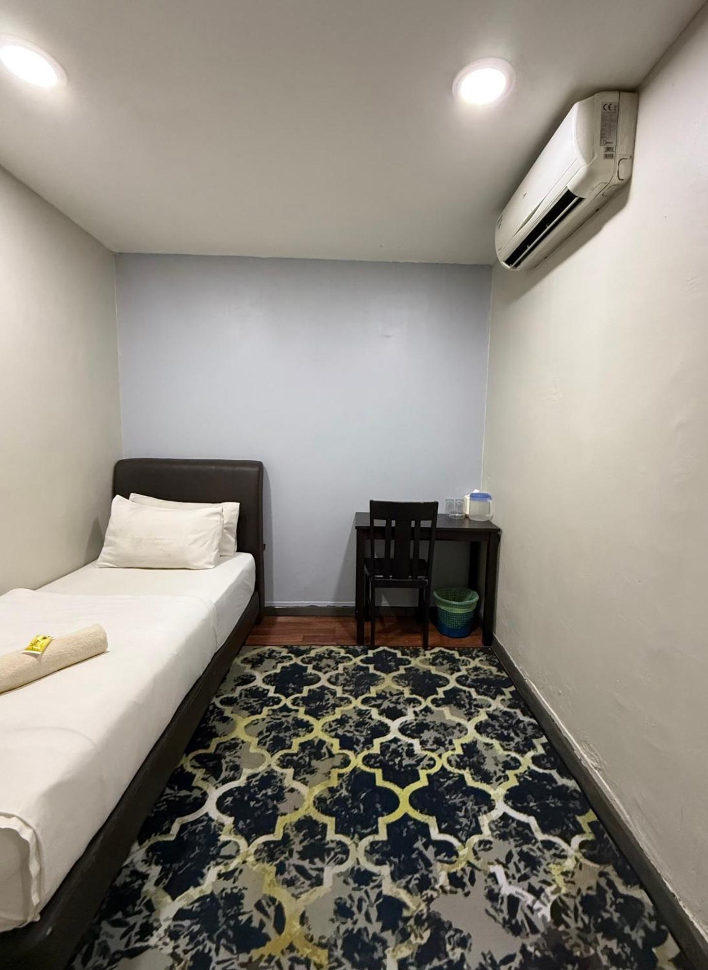 1St Living Subang Hotel Subang Jaya Buitenkant foto